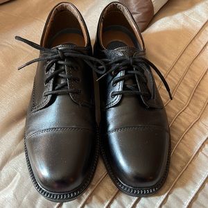 🎄🎉SOLD🎉🎄NWOT DOCKERS Men’s Leather Dress shoes.